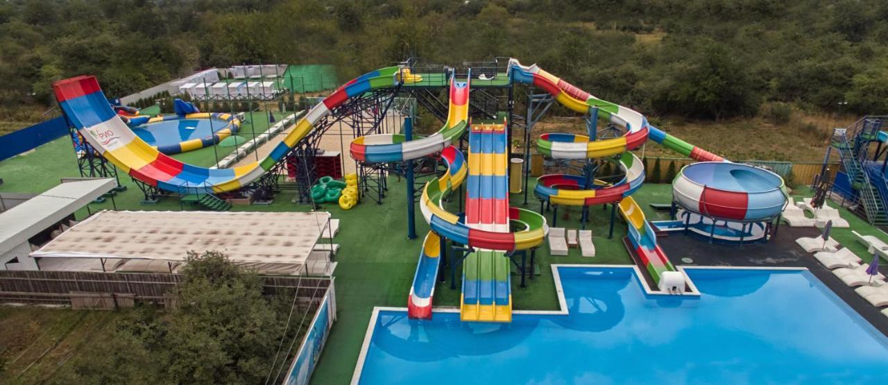 מלון Lux Aquapark