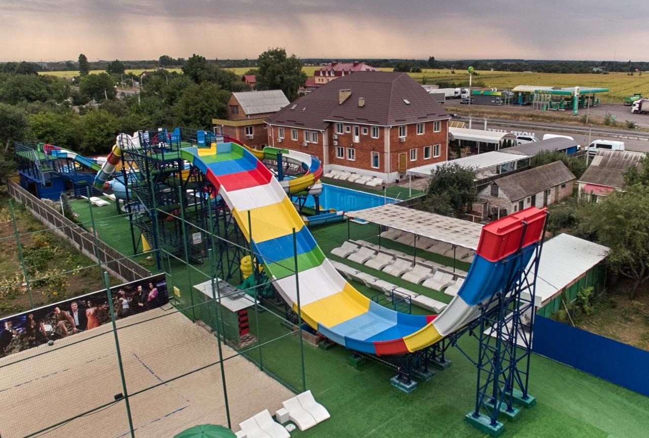 מלון Lux Aquapark
