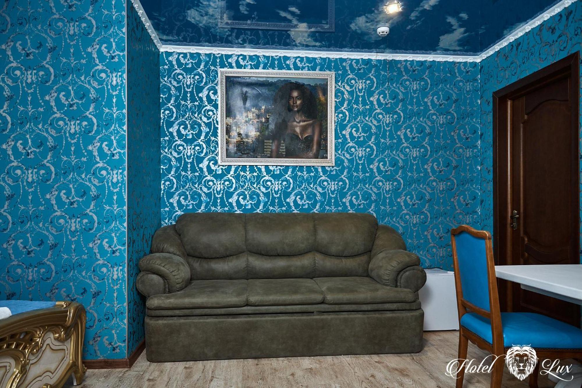 מלון Lux Aquapark 4*